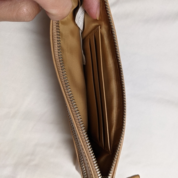 DANIER Genuine Leather Wallet with Strap in Tan - Picture 6 of 8